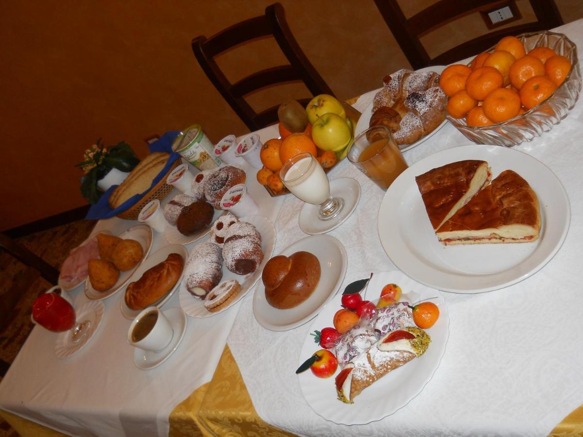 Bed and Breakfast Antico Palazzo Джардіні-Наксос Екстер'єр фото