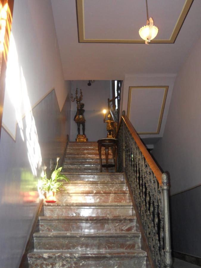 Bed and Breakfast Antico Palazzo Джардіні-Наксос Екстер'єр фото