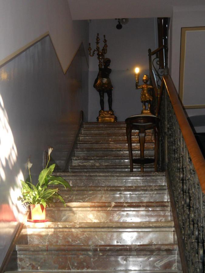 Bed and Breakfast Antico Palazzo Джардіні-Наксос Екстер'єр фото