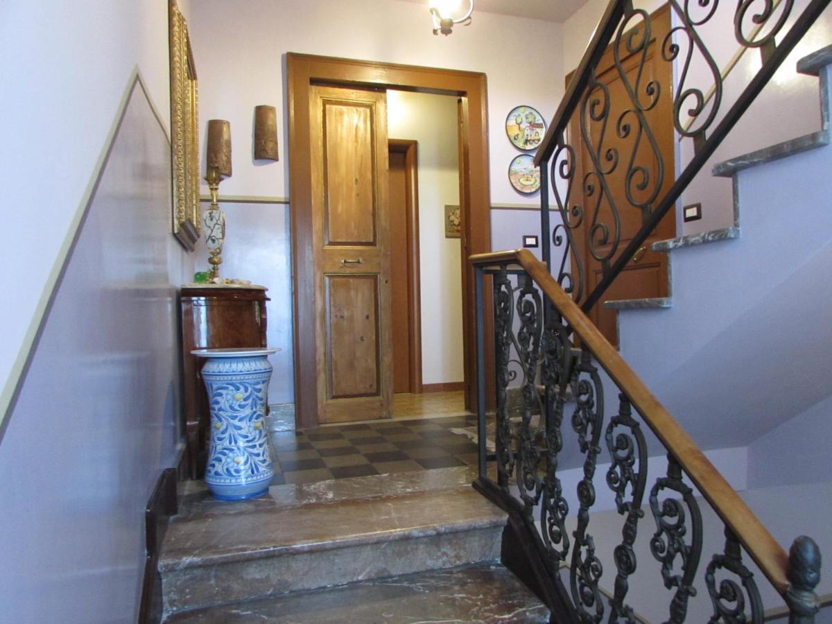 Bed and Breakfast Antico Palazzo Джардіні-Наксос Екстер'єр фото