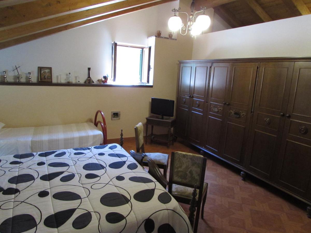 Bed and Breakfast Antico Palazzo Джардіні-Наксос Екстер'єр фото
