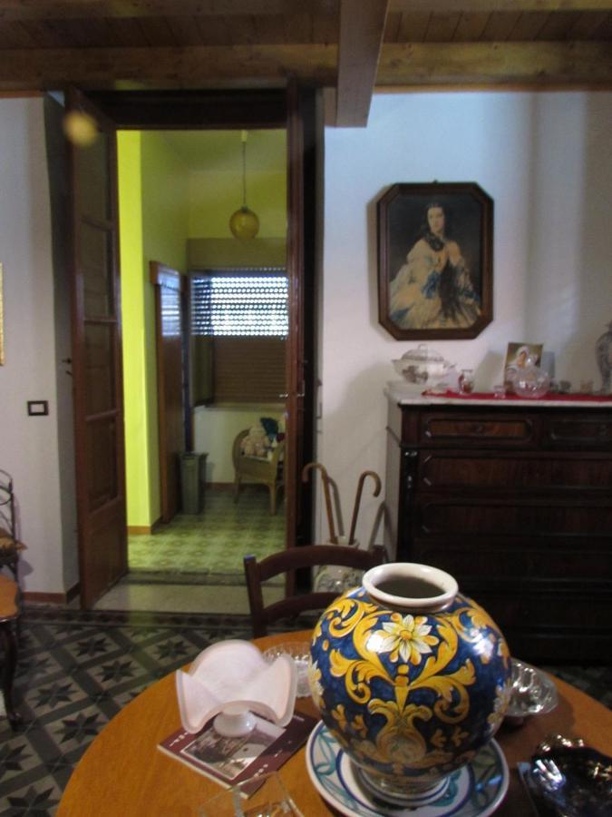 Bed and Breakfast Antico Palazzo Джардіні-Наксос Екстер'єр фото
